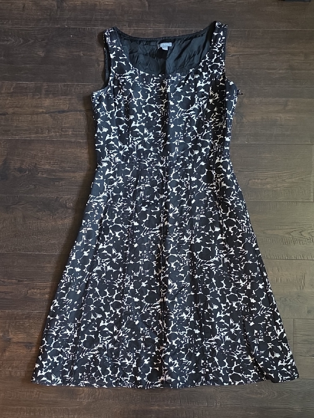 Ann Taylor Sleeveless Black & White Floral A-Line Dress